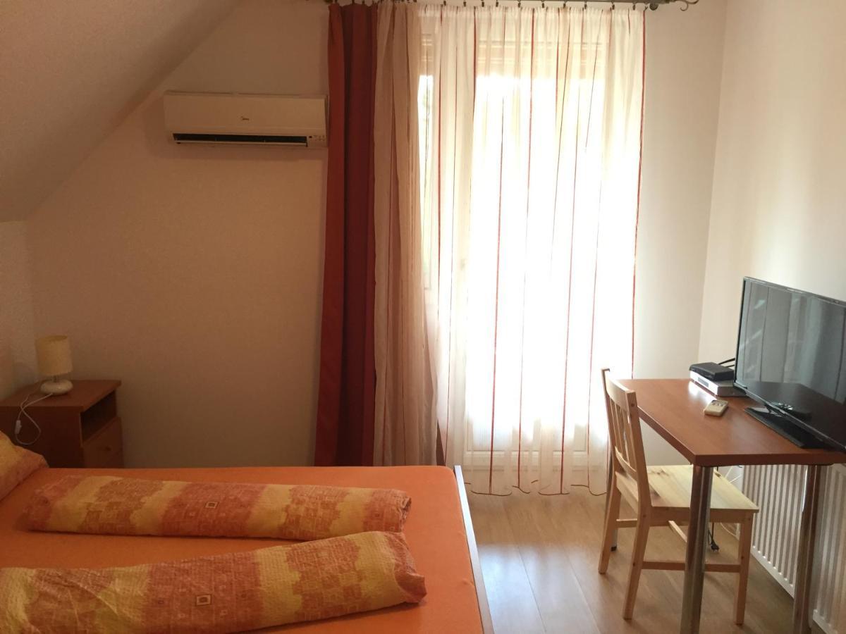 Hableany Etterem, Pizzeria Es Vendeghaz Acomodação com café da manhã Balatonmáriafürdő Exterior foto
